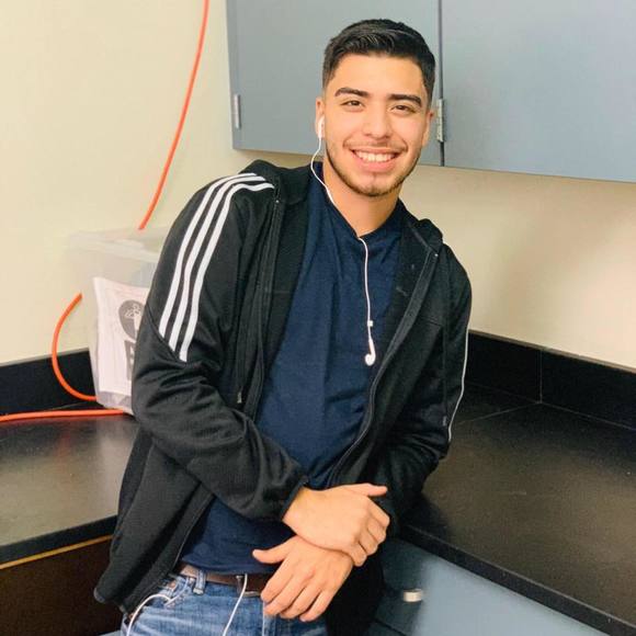 Meet your Posher, Carlos - Picture 1 of 1